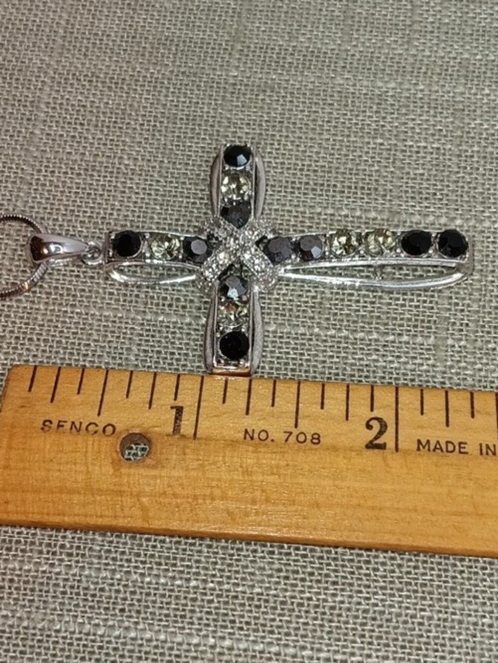 Gray Black Rhinestone Silver Tone Cross Pendant Necklace 17.5" Long - Picture 5 of 6